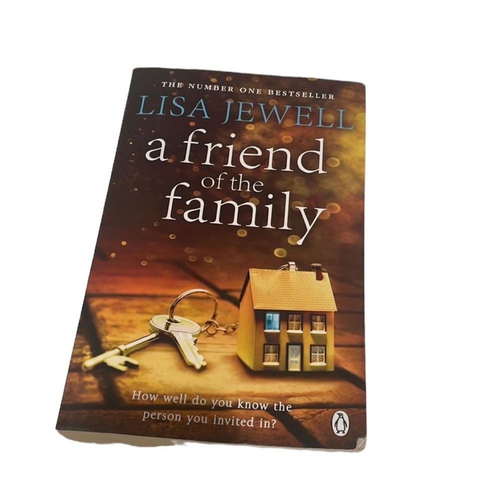 Lisa Jewell: A Friend of the Family. Paperback. GUC